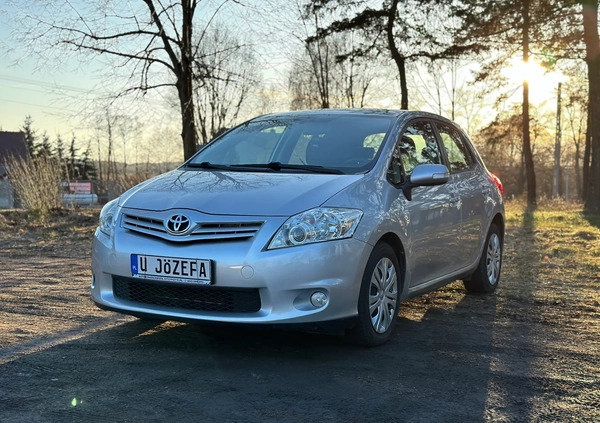 Toyota Auris cena 25800 przebieg: 160000, rok produkcji 2010 z Pakość małe 301